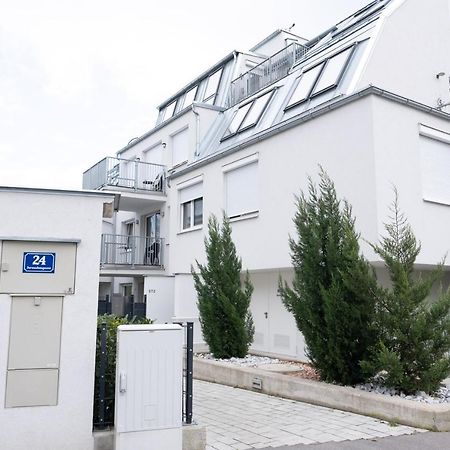 Modern Apartment With Tiny Garden Near City Center Bécs Kültér fotó