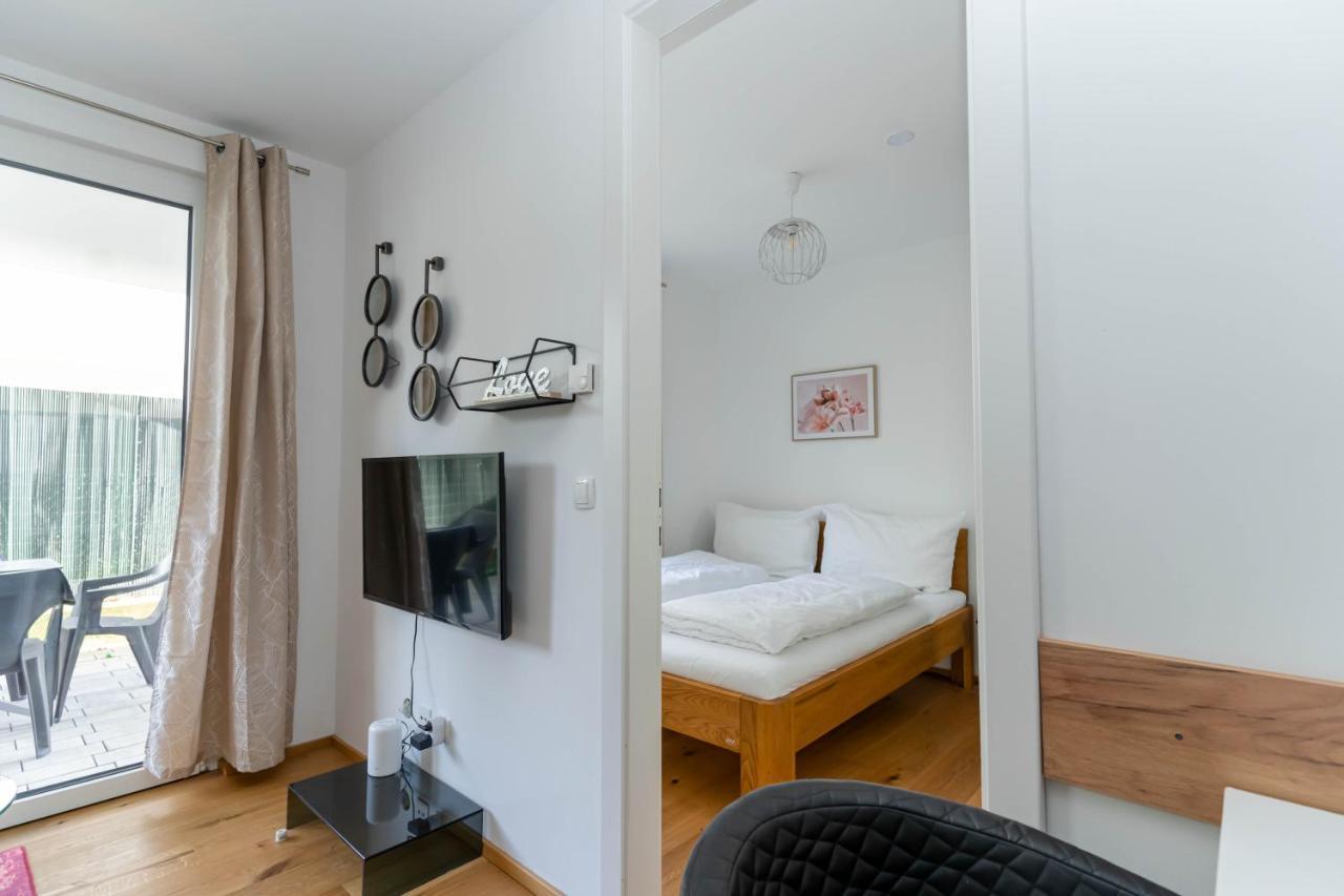 Modern Apartment With Tiny Garden Near City Center Bécs Kültér fotó