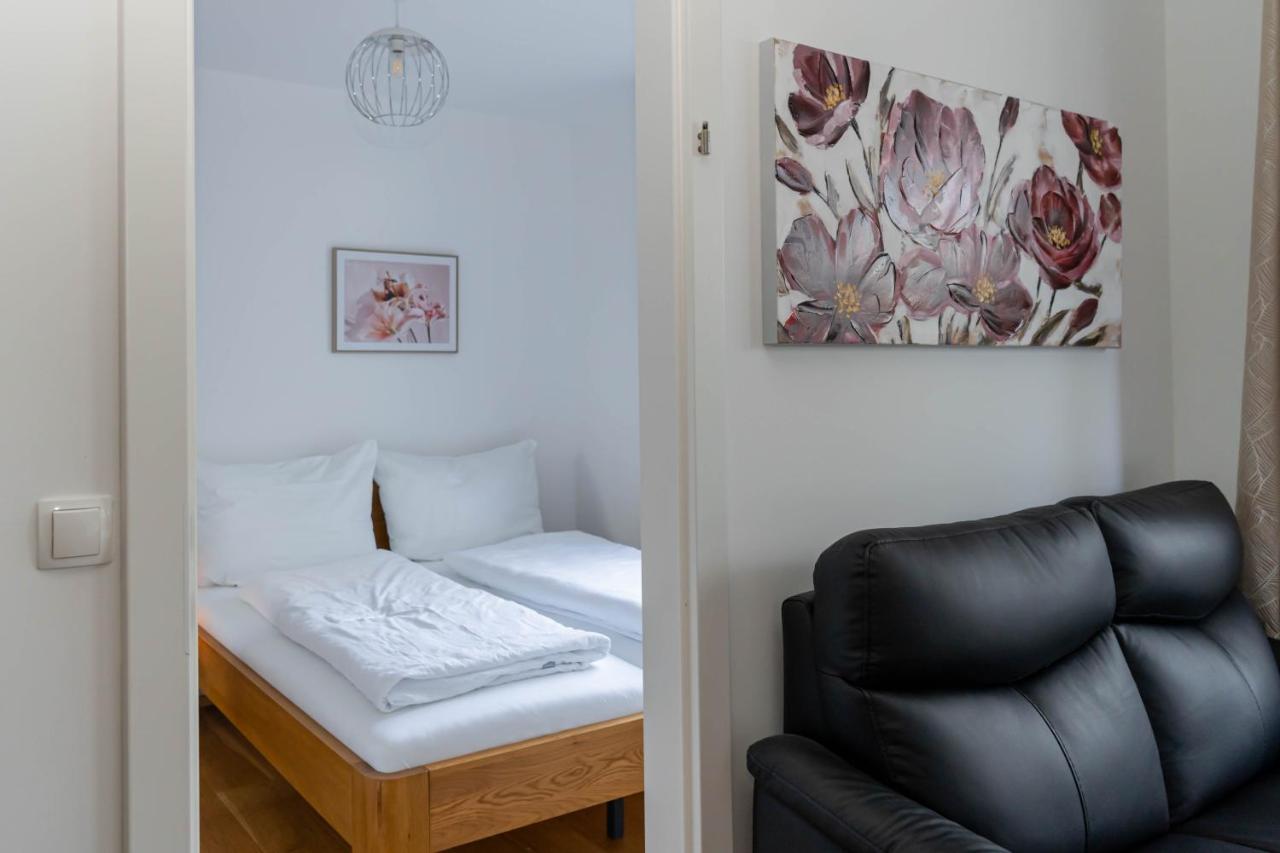Modern Apartment With Tiny Garden Near City Center Bécs Kültér fotó
