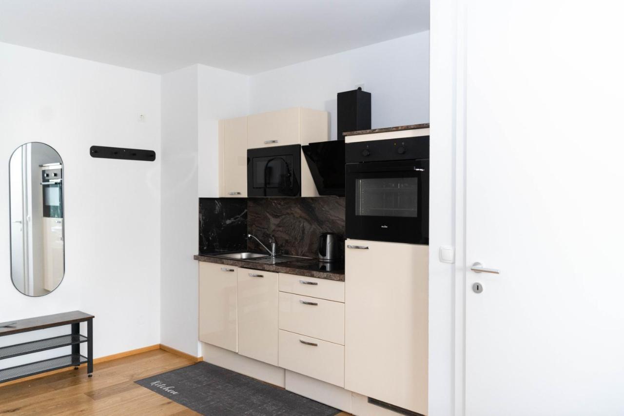 Modern Apartment With Tiny Garden Near City Center Bécs Kültér fotó