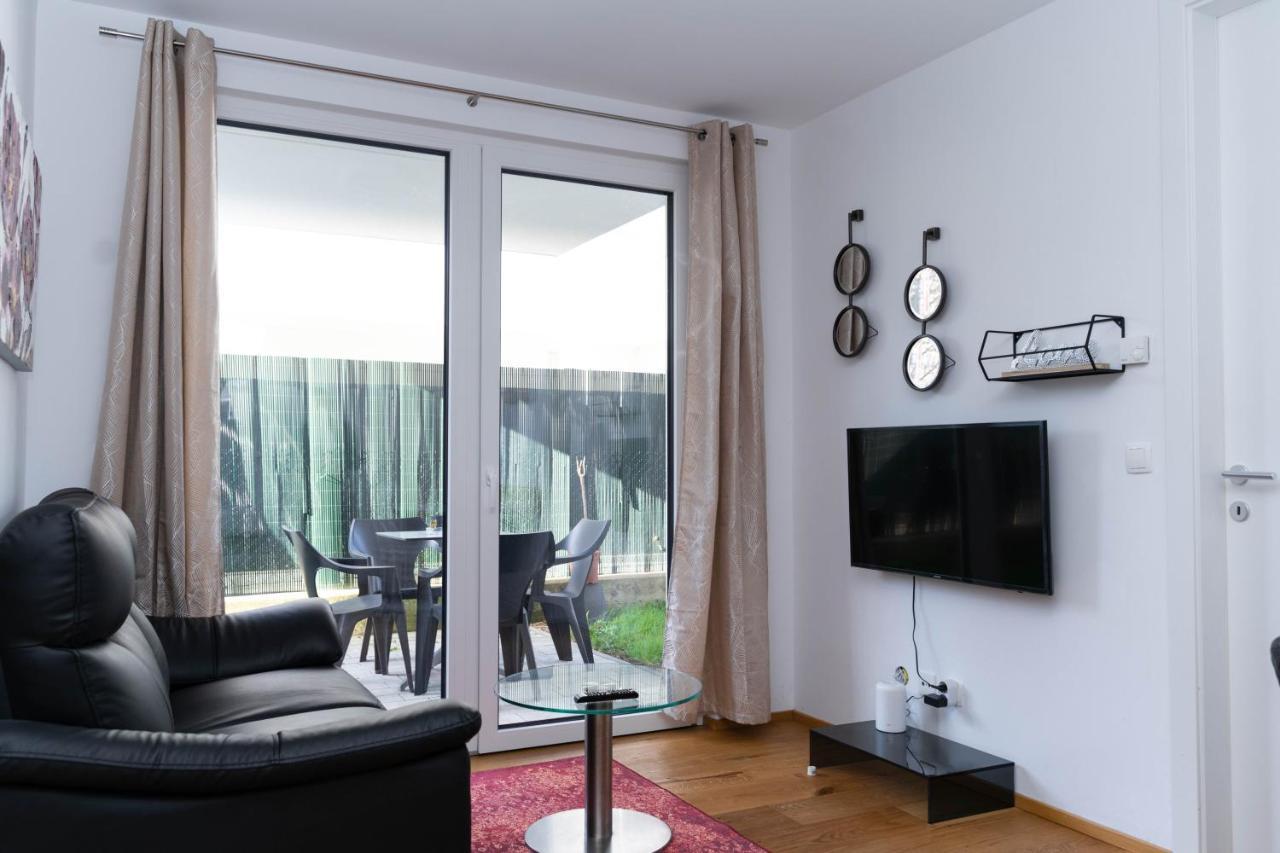 Modern Apartment With Tiny Garden Near City Center Bécs Kültér fotó