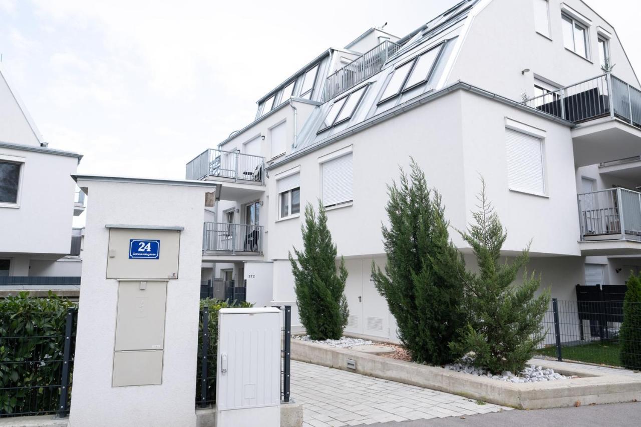 Modern Apartment With Tiny Garden Near City Center Bécs Kültér fotó